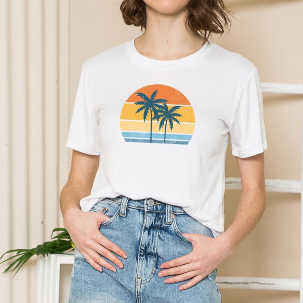 BASIC T-SHIRT WITH PALM TREE SUNSET PRINT